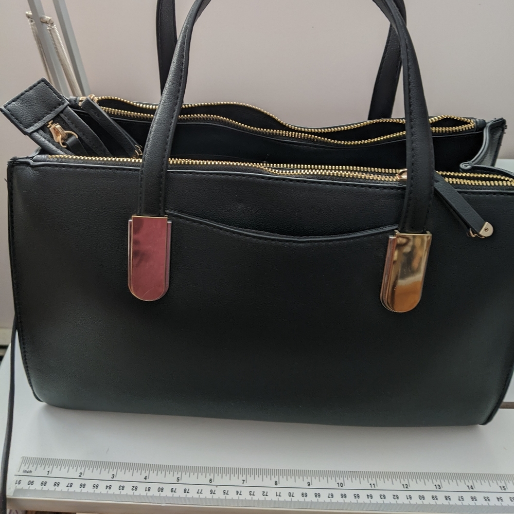 Alfani Black Multi Zip Bag w handles/shoulder strap, Satchal